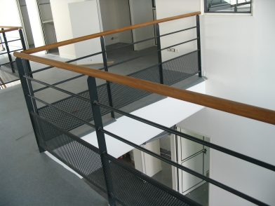 2004129 Delta Neu garde-corps